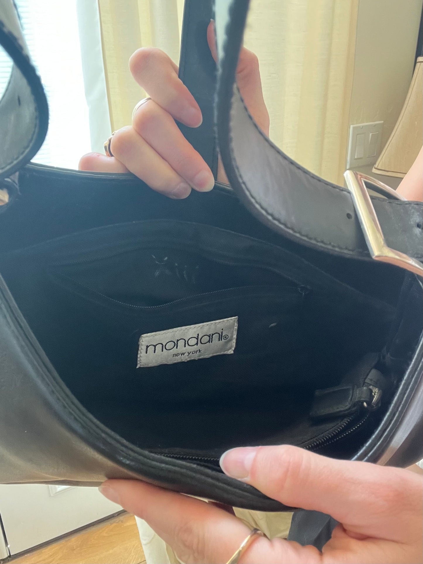 Mondani New York Shoulder Bag