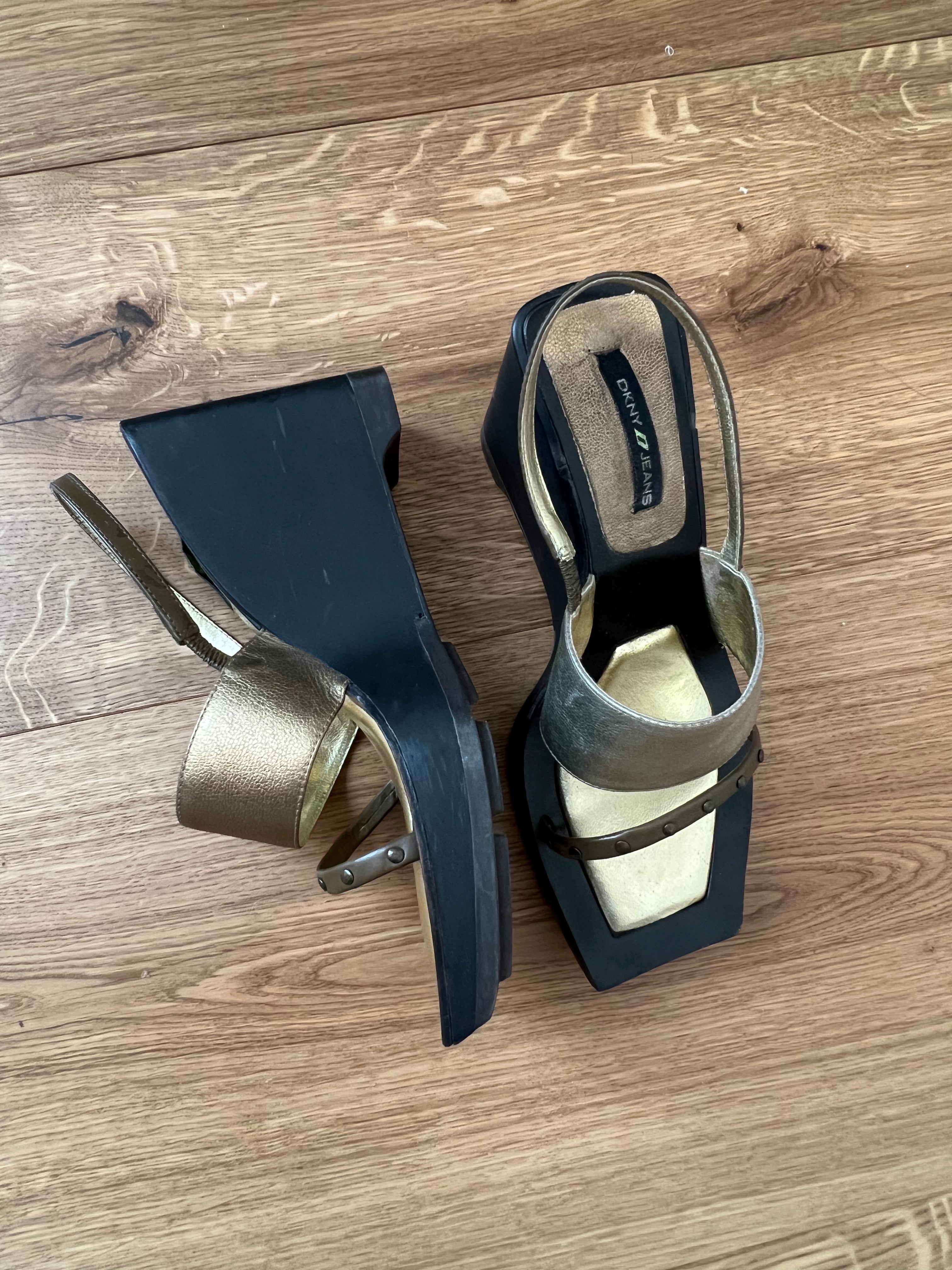 Vtg DKNY Wedges â Swindle My Soul