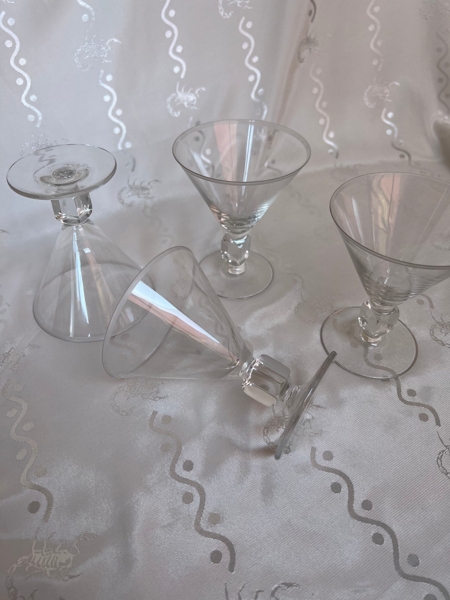 Cube Stem Martini Set