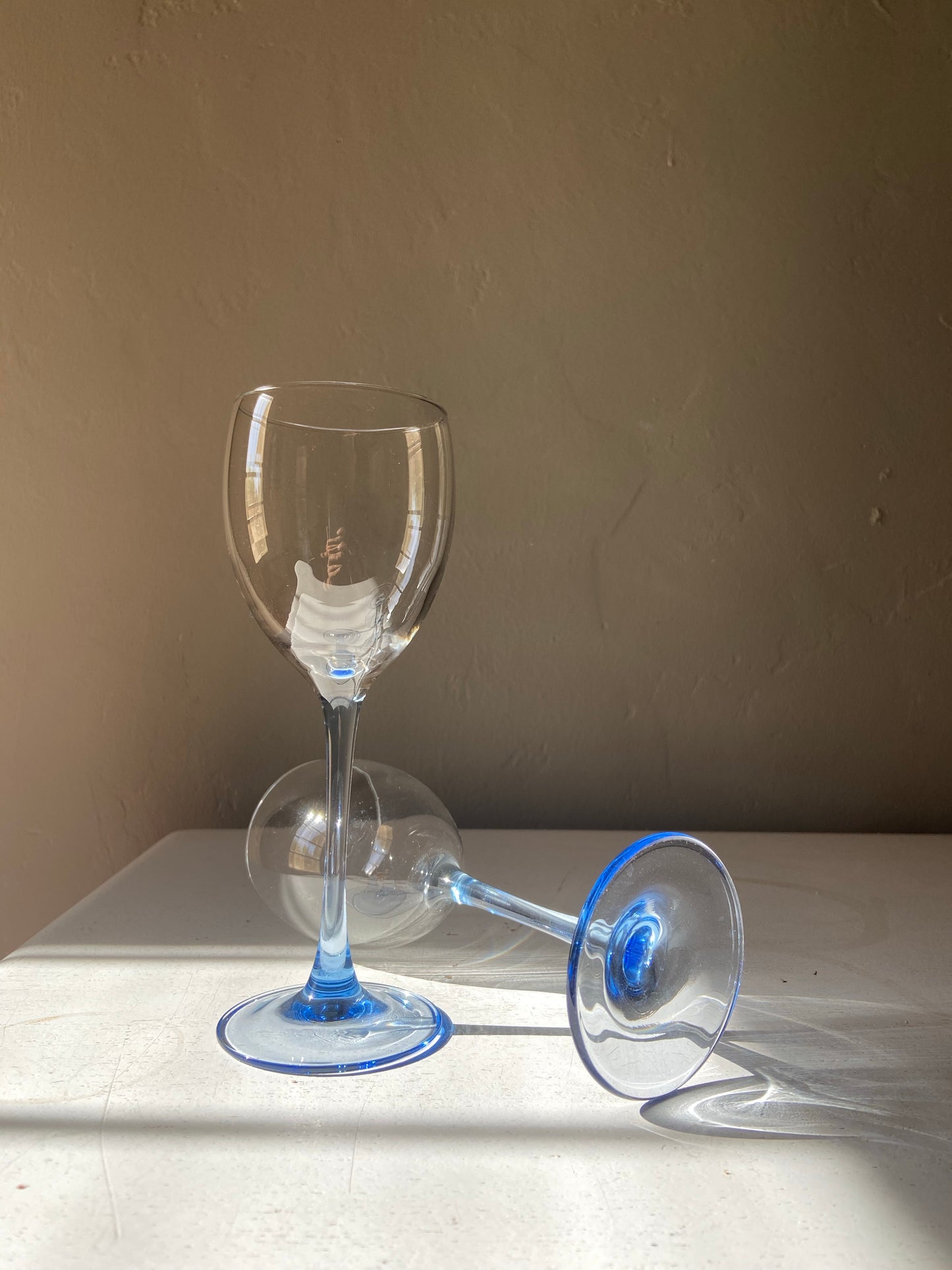 Sapphire Stems Wine Glass Set