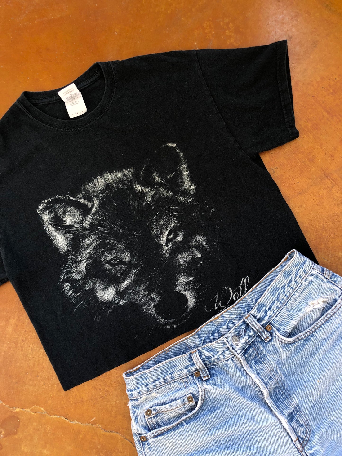 Wolf Facing the Wind Crop Tee