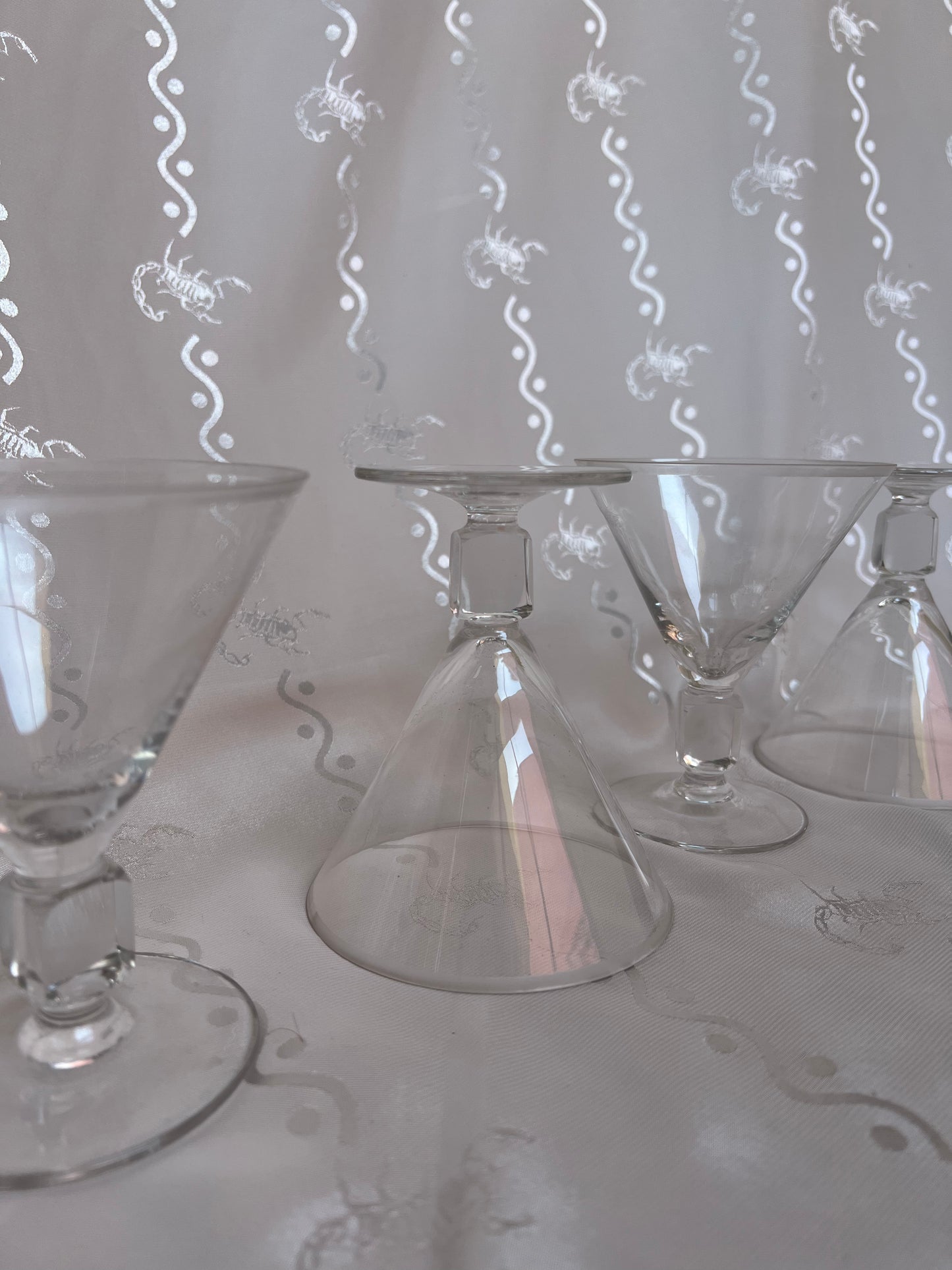 Cube Stem Martini Set