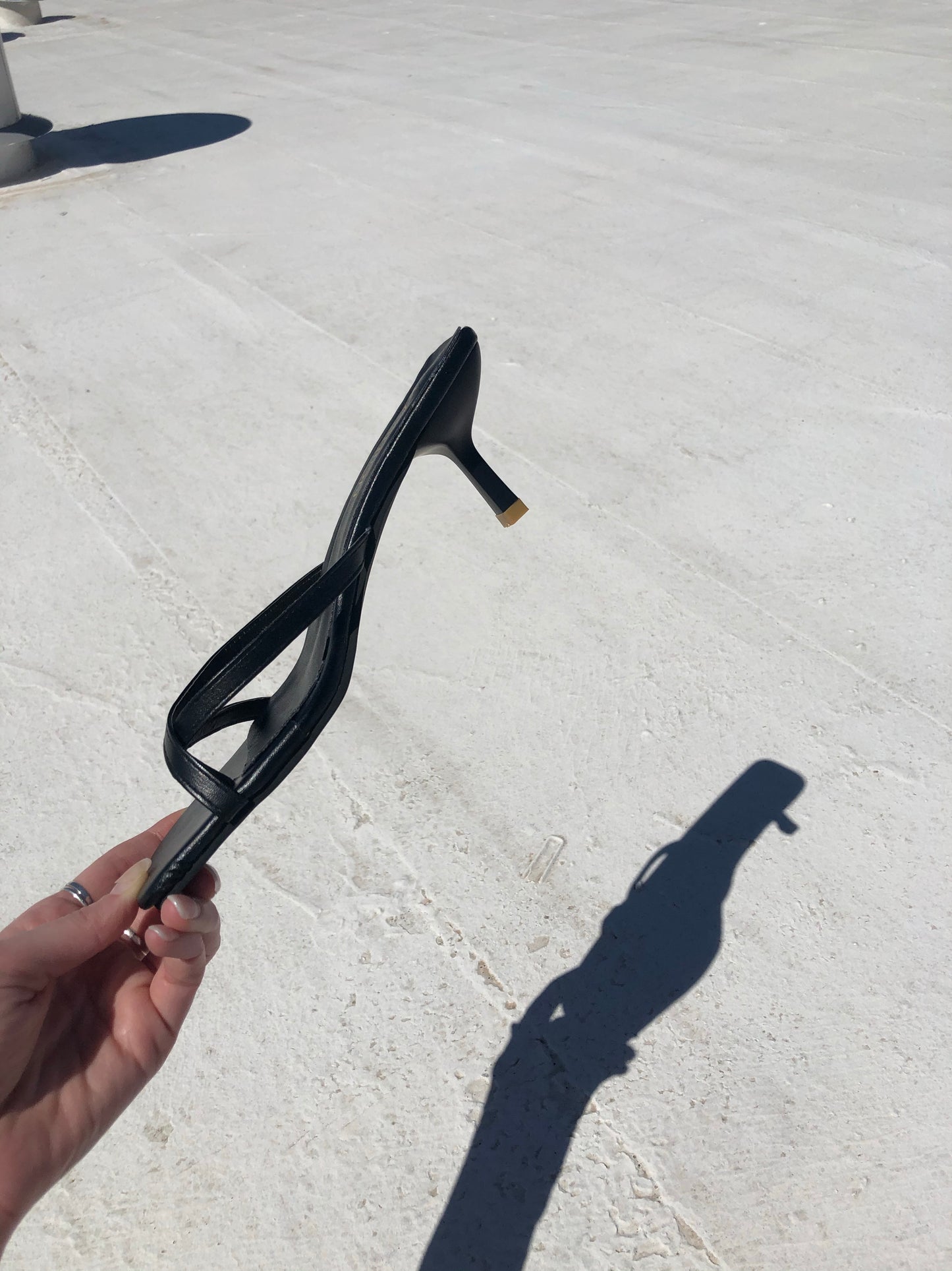 Toe Strap Sandals / 7.5