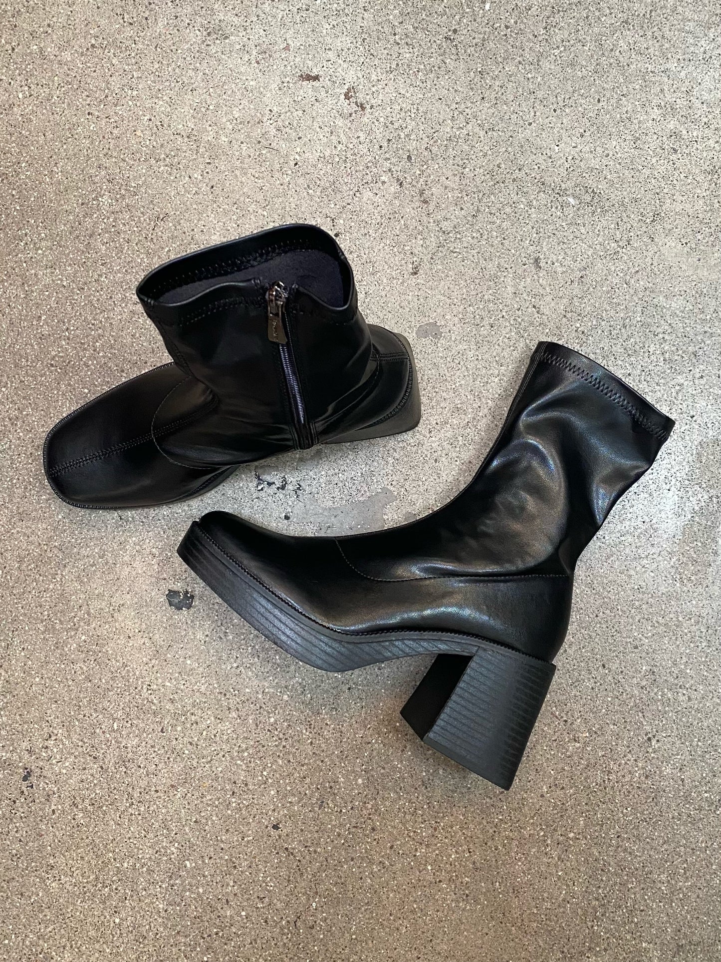 Dark Nights Boot