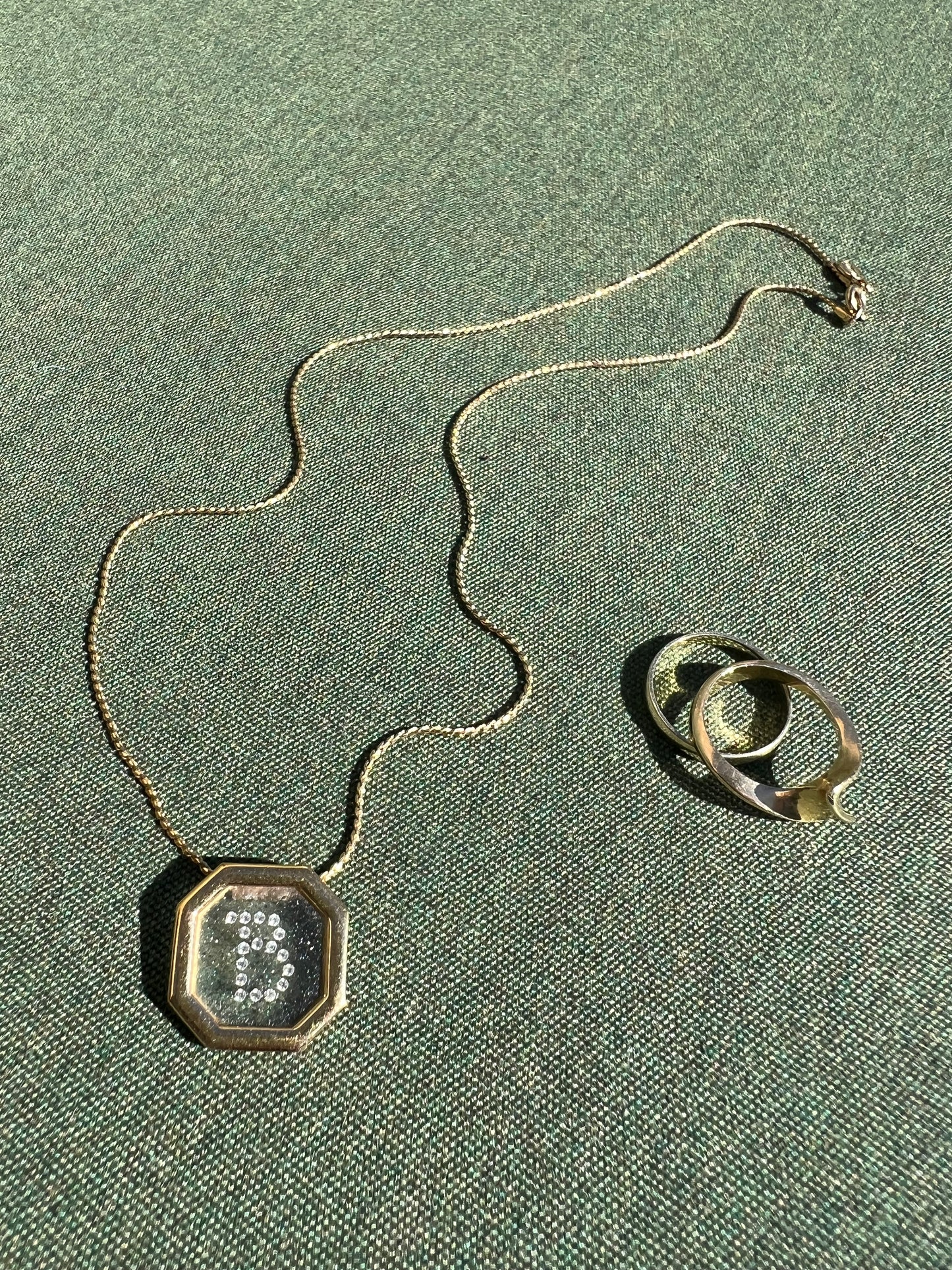 Vintage 80’s frosted “B” Necklace