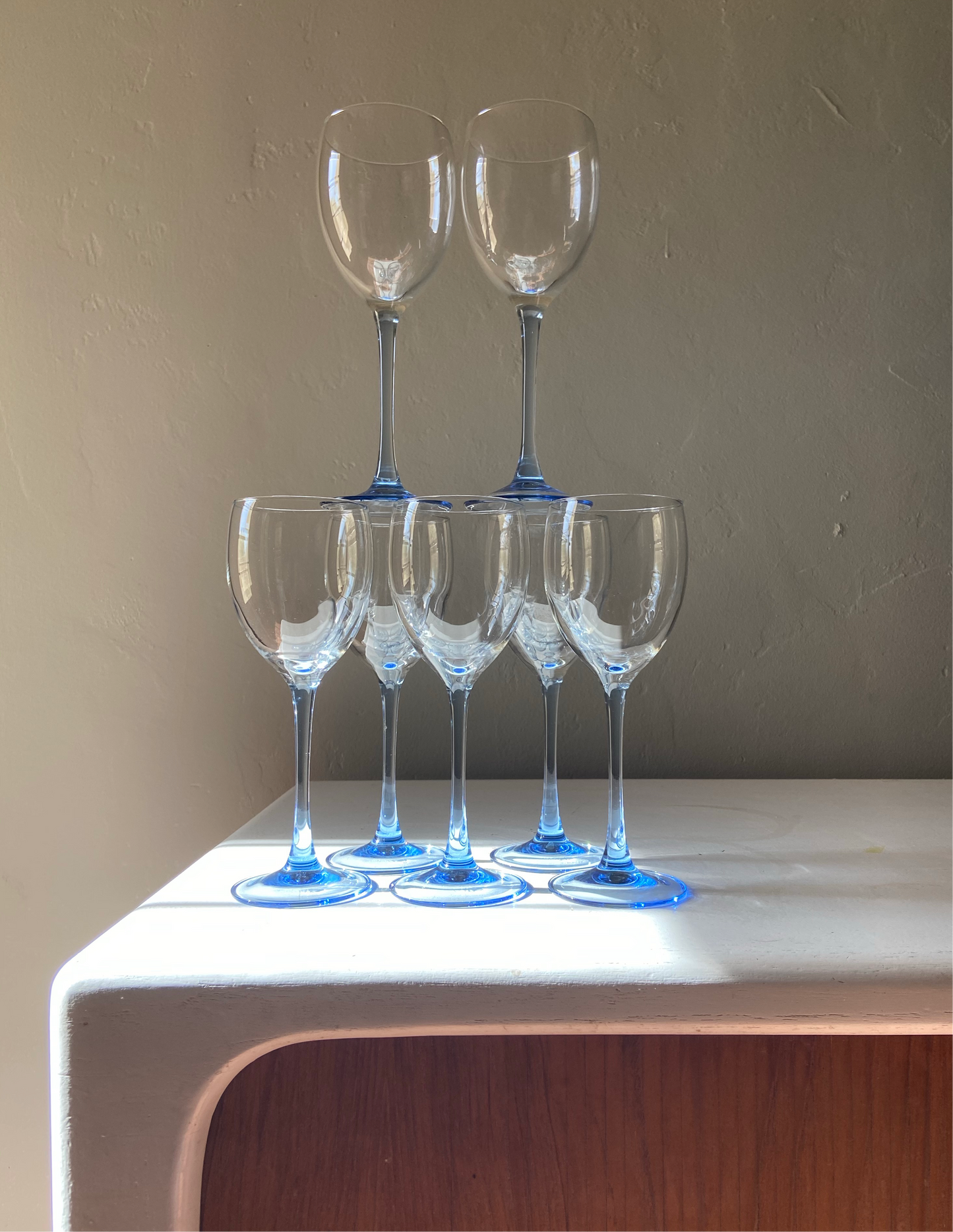 Sapphire Stems Wine Glass Set